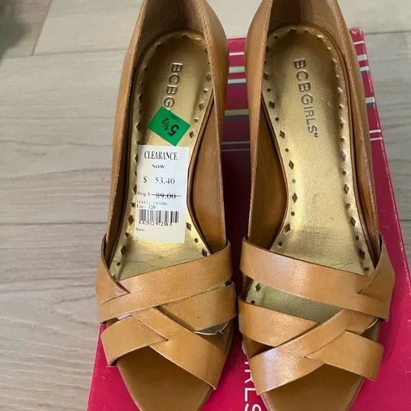 BCBGirls Ferris Tan Vaccheta Wedge Peep toe Heels size 5.5 - Picture 8 of 9